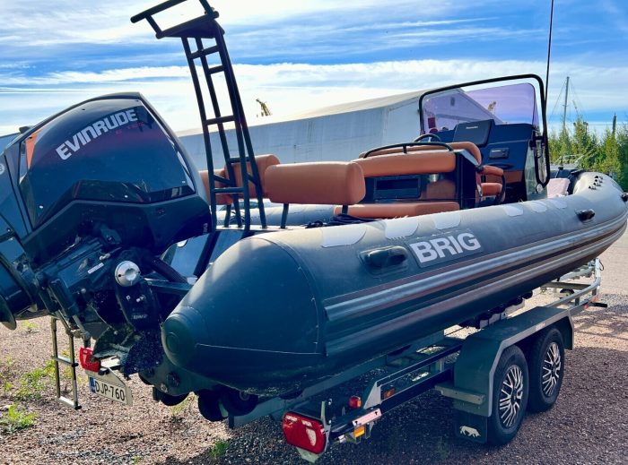 Brig Navigator 700