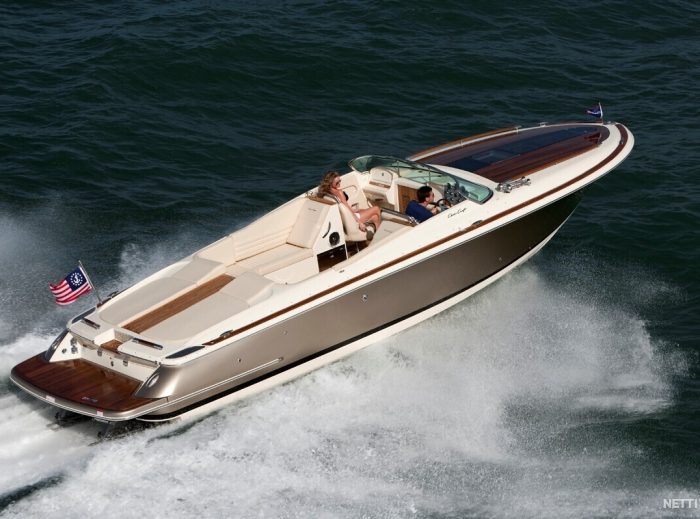 Chris-Craft Corsair 32