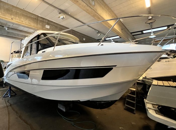 Beneteau Antares 9