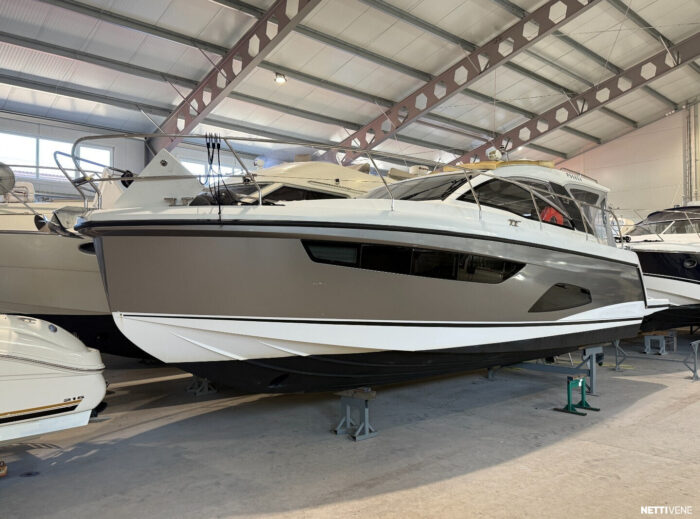 Sealine S330